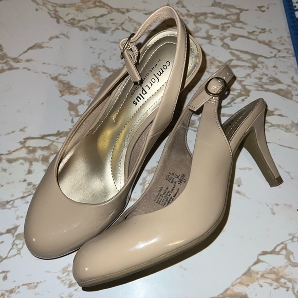 Nude Heels size 5 - Picture 2 of 4